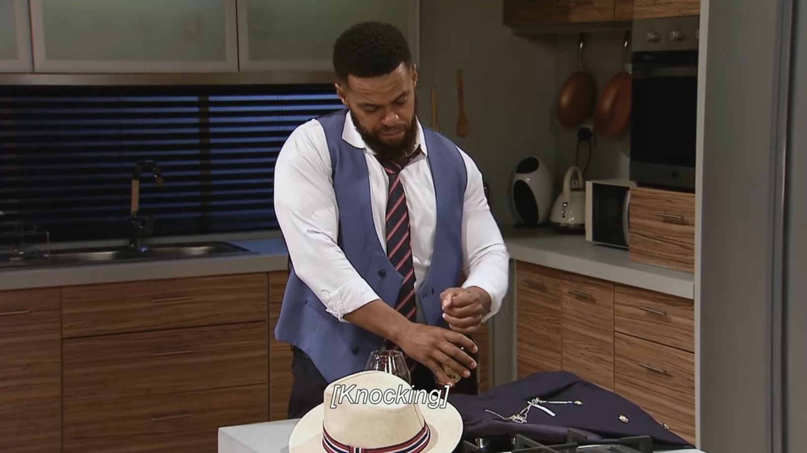 #SkeemSaam:
Dr Blue goes to Lehasa’s house just one day before his wedding to $e…