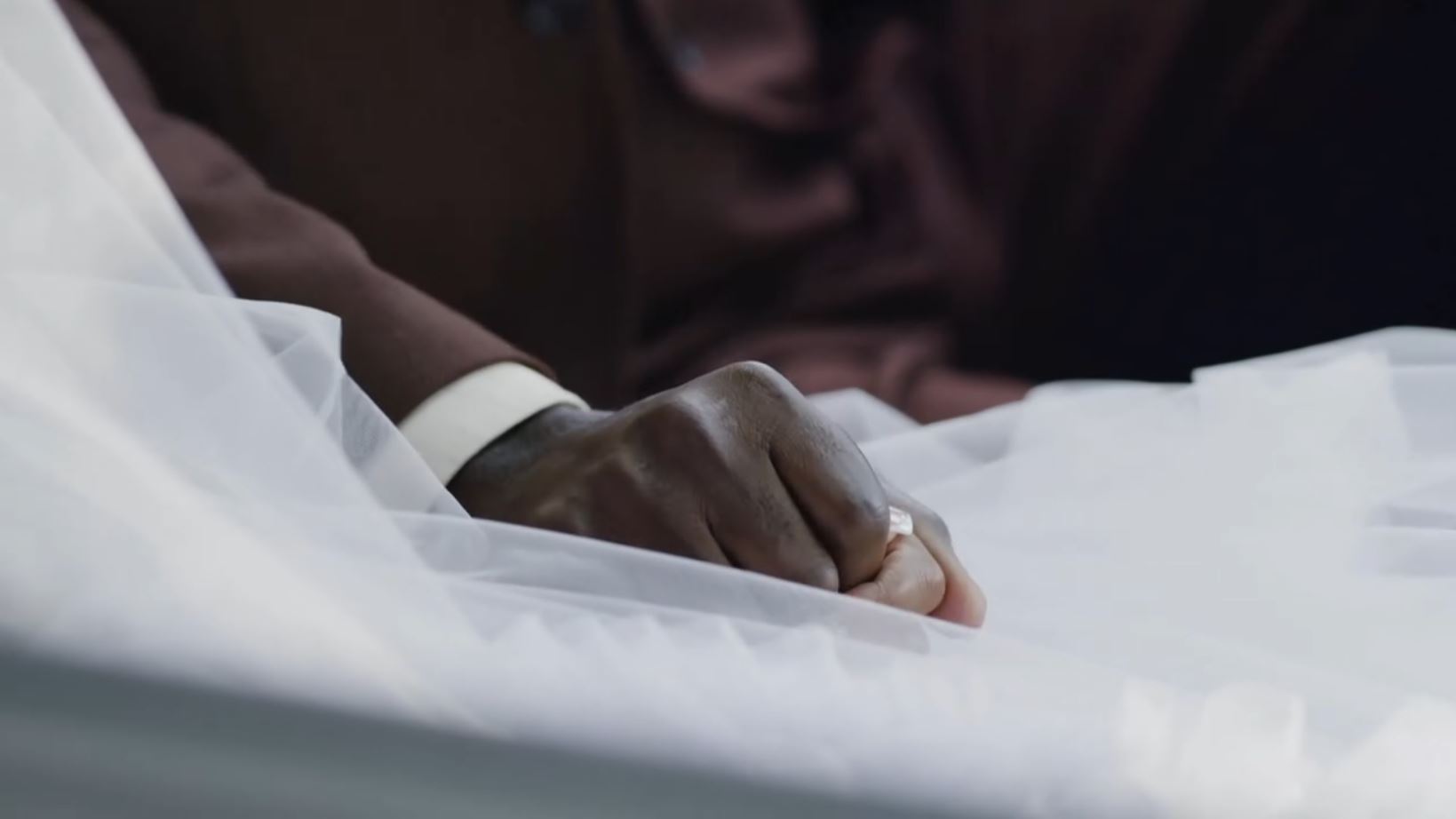 #SkeemSaam:
Pretty and her uncle Sfiso share an emotional moment before she wa…