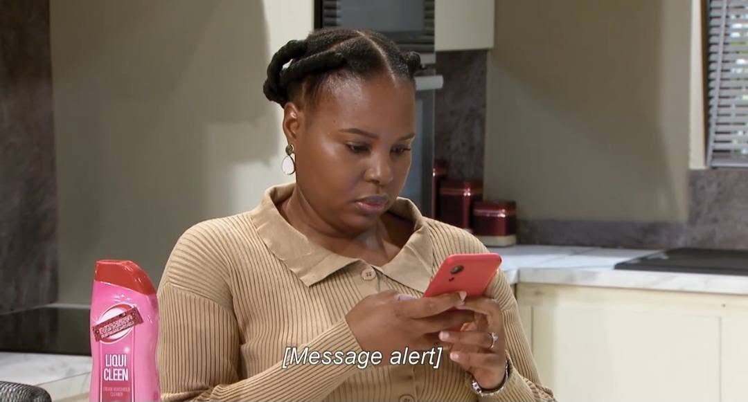 Mapitsi’s podcast finally päid off. She received almost 13k p@yment. #SkeemSaam
